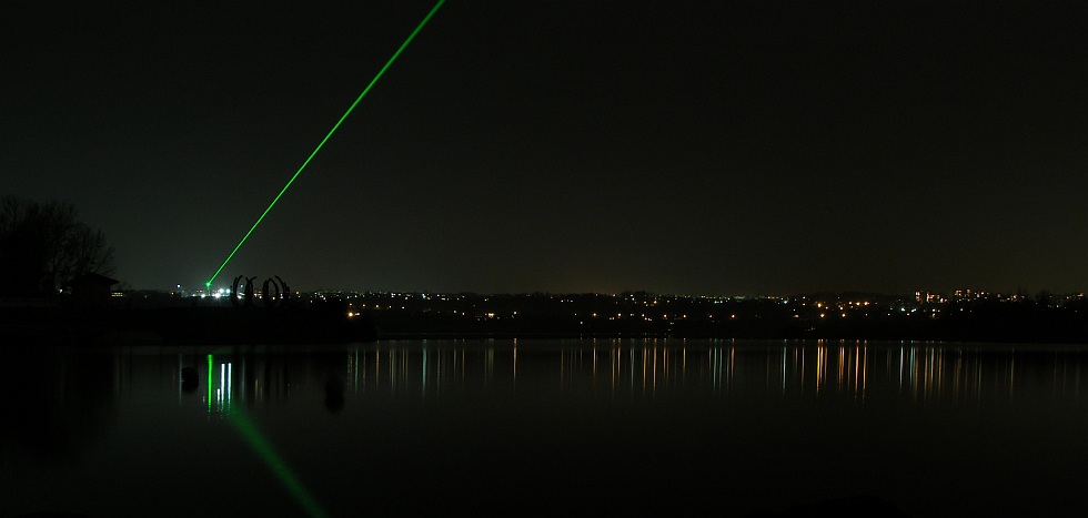 Photo - Le laser sur les tangs de Neuville